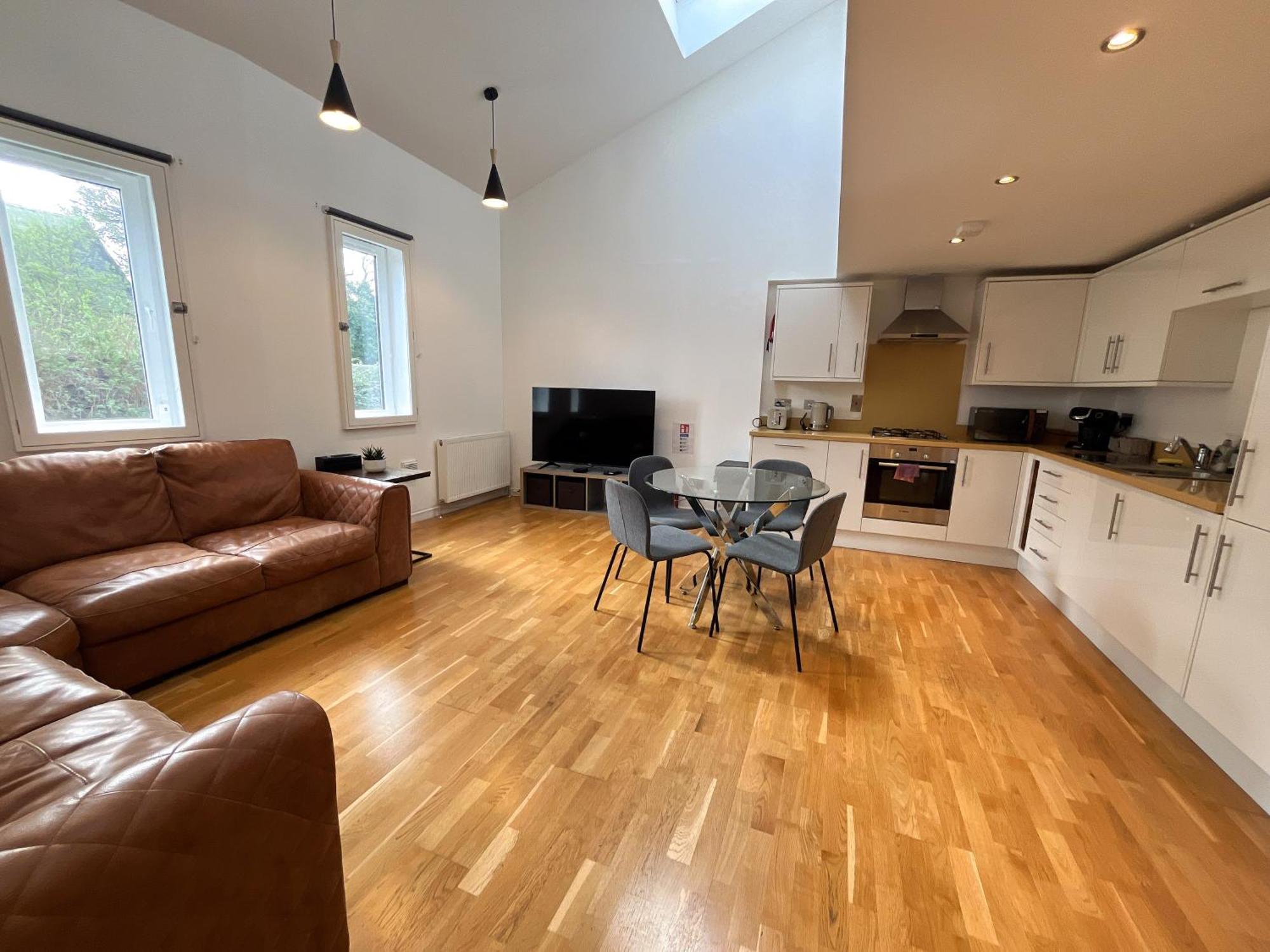Private Parking 2 Bed 2 Bath — Photos 1